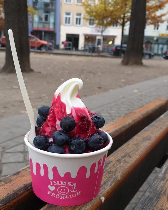 fröhlich Frozen Yogurt,Kaffee & mehr!